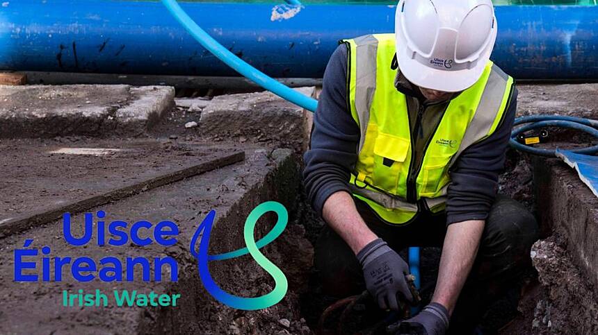 Specialist crews repairing burst water main at Eyre Street in the city