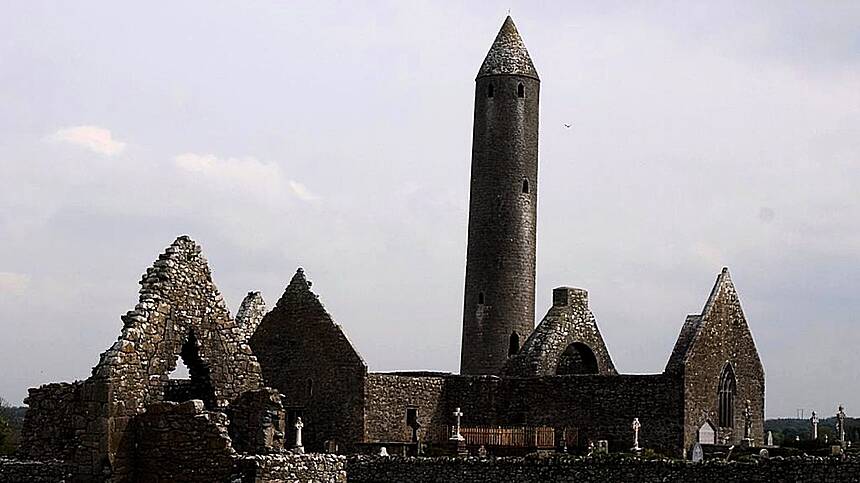 Call for urgent intervention to save "leaning" tower of Kilmacduagh in South Galway