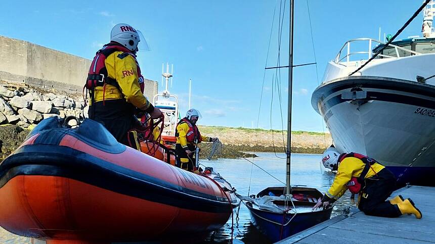 Galway RNLI rescue two sailors in trouble near Hare Island