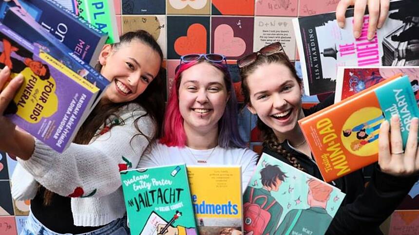 Read Mór brings free books and wellbeing focus to Galway this September