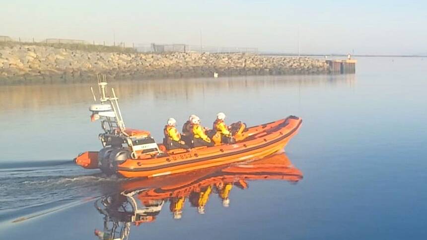 Galway RNLI assist in rescue of five people in boat off North Clare