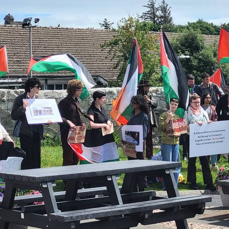 Protestors at University of Galway meeting in Carraroe hand in letter with demands for ties to be cut with Israeli institutions