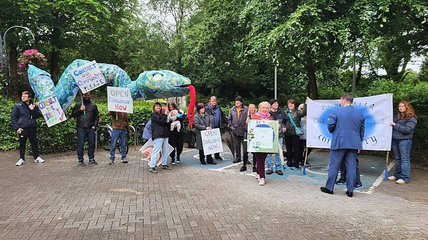 Demonstration outside City Hall with councillors due to vote on Shantalla helipad