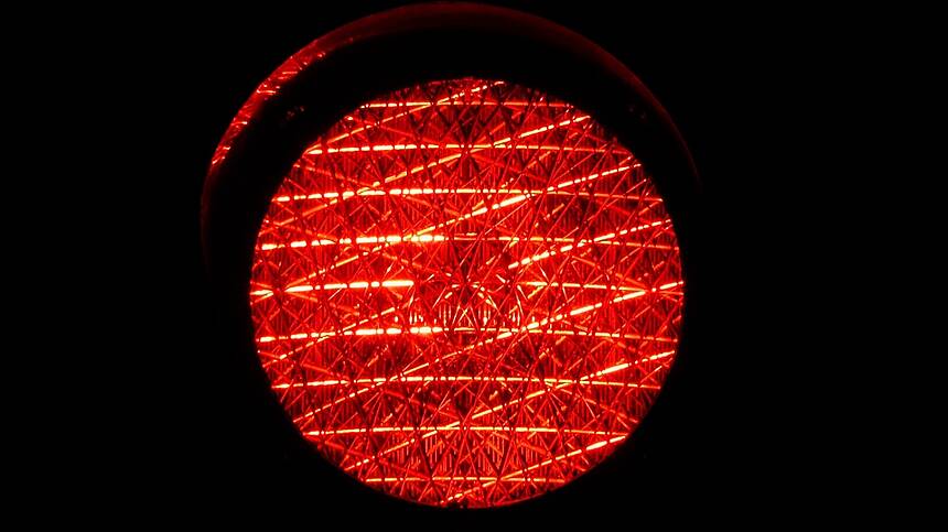Controversial traffic lights in Loughrea blamed for latest " traffic chaos"