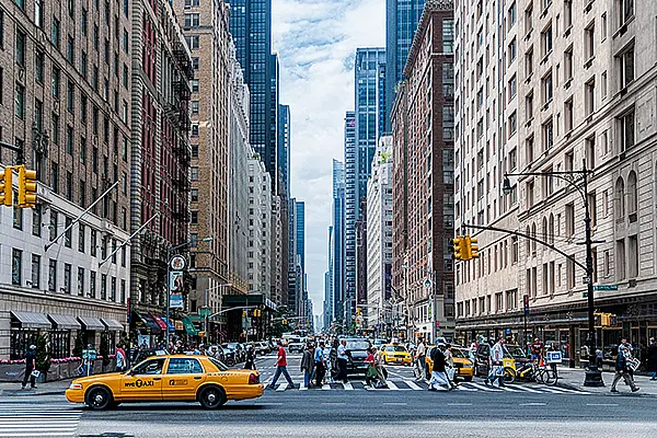 New-York_0007_pedestrians-1853552_1920