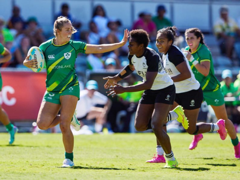 Perth Sevens: Ireland defeat Fiji 14-12 to set up semifinal with GB
