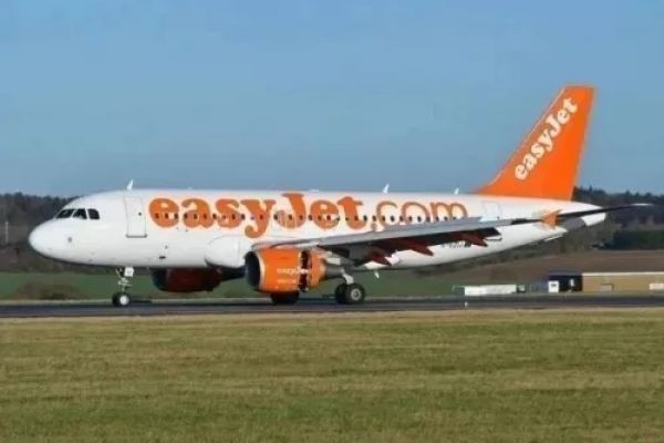 EasyJet's Chief Operating Officer Resigns After Flight Cancellations
