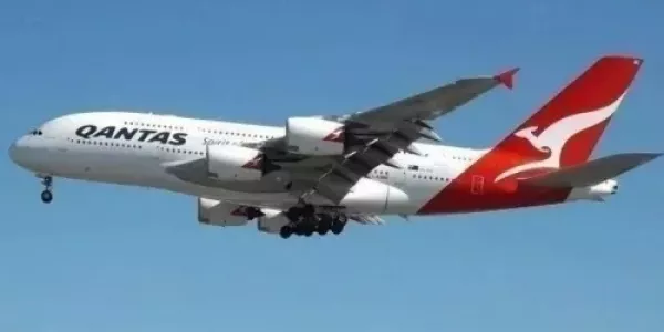Qantas Executives Asked To Work As Baggage Handlers