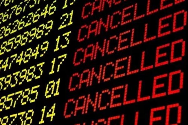 Airlines Cancel 2,000 US Flights For Thursday