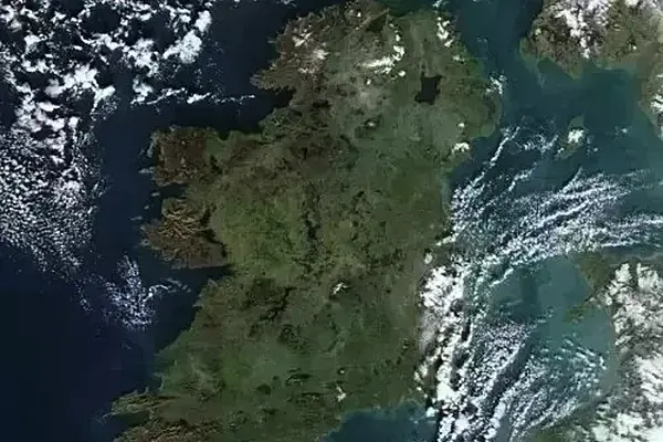 Irish Coastal Hotspots Enjoy Spending Rush Thanks To Sunshine, Says BOI