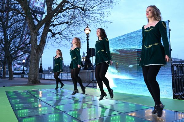 Tourism Ireland Sets Up Green Kinetic Dance Floor In London