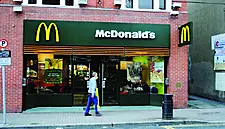 McDonald’s April Sales Top Estimates as US Decline Slows