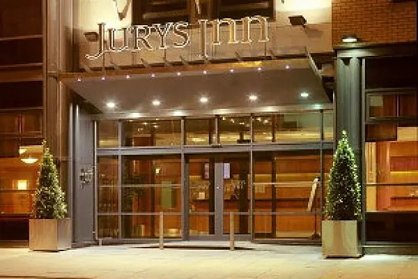 Lone Star Weighs Up Jurys Inns Options