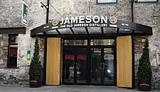 Fáilte Ireland Downplays the Affect Alcohol Prices Have on Tourism