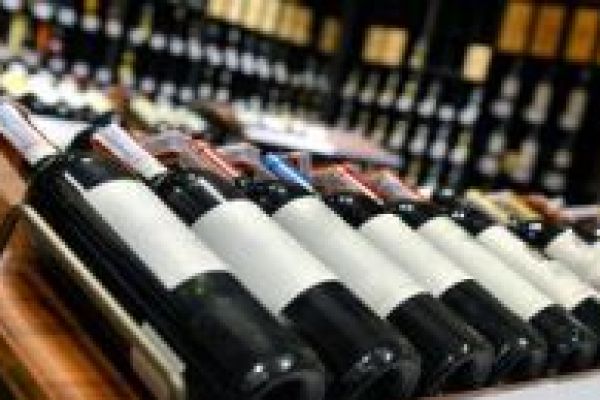 South Africa Promotes Expensive Wines to Boost Exports
