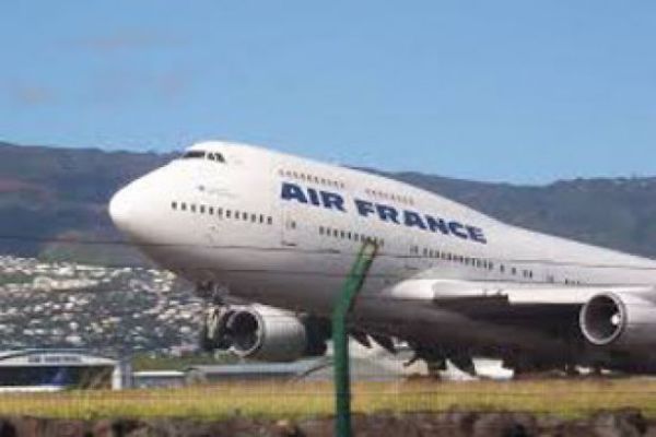 Air France-KLM Profit Jumps on Summer Sales, Year-Ago Strike