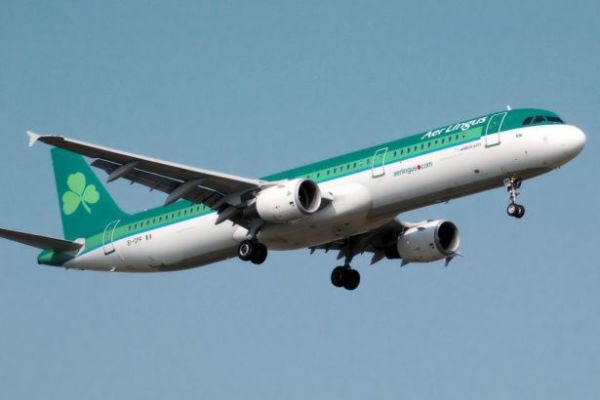 Aer Lingus Chief Awarded €900,000 in IAG Share Options