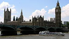 London Luxury Hotels in Worst Year Since 2009 on Terrorism Risk