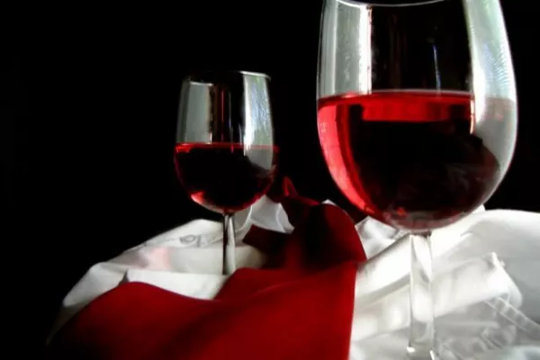 Bigger Wine Glass Encourages More Drinking, Says Study