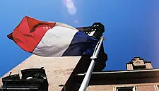 Mount Kellett Said to Consider Sale of Paris’s Biggest Hotel