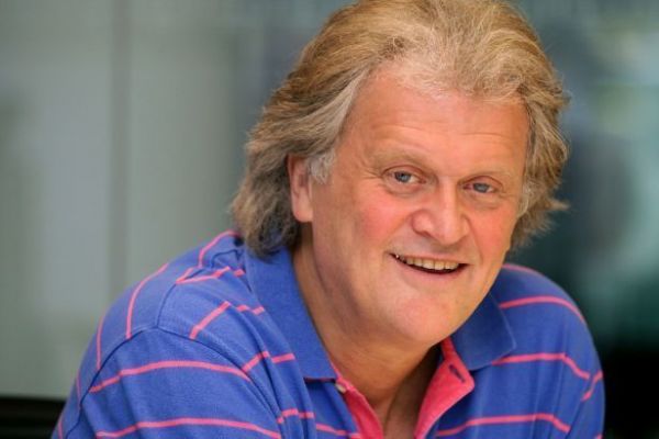 JD Wetherspoon Pubs Chairman Martin Bellies Up Behind 'Brexit'