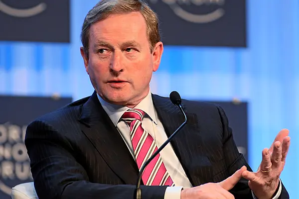 Enda Kenny Promises Lower Taxes for Rural Pubs