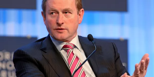 Enda Kenny Promises Lower Taxes for Rural Pubs