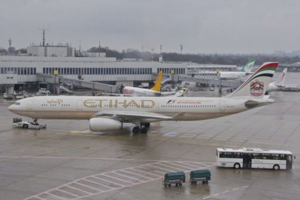 Etihad Airways Stands By Air Berlin as Losses Plunge to Record