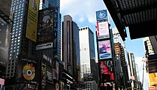 Which Is the Better Restaurant City for 2017, New York or London?