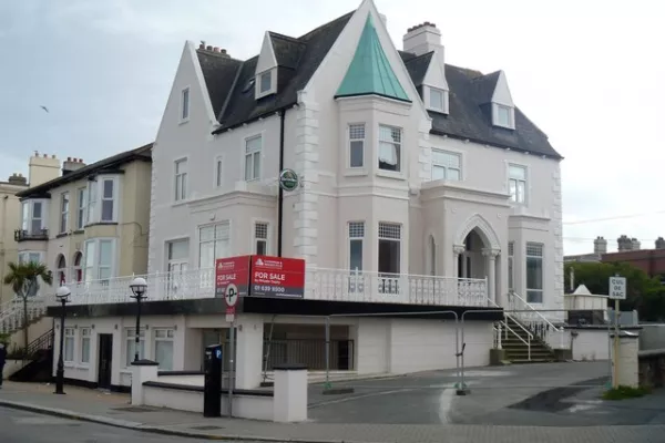 The Puyan Group Acquires Bray's Strand Hotel