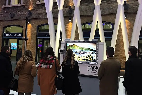 ‘Magic Mirror’ Brings Giant’s Causeway To Life For London Commuters