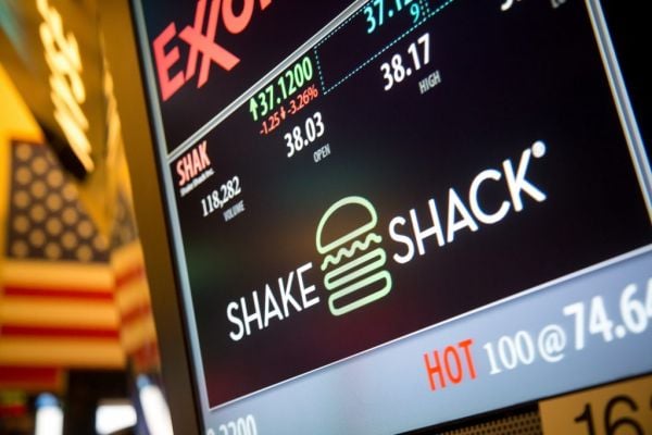 Shake Shack Short Sellers See Trouble In Lines For Burgers