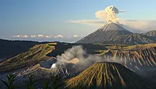 Bali's Rumbling Volcano Slashes Peak Christmas Tourist Numbers