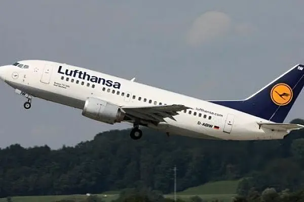 Lufthansa Eyes Another Record Summer, But Sticks To Profit Target