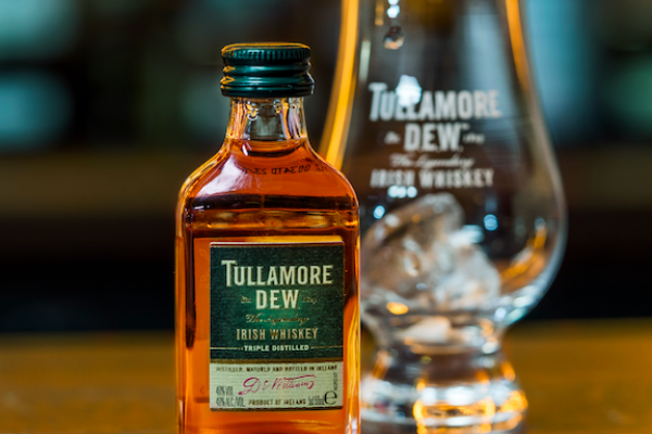 Tullamore D.E.W. Lands Partnership With Aer Lingus