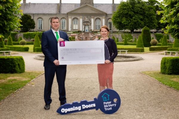 Restaurants Association of Ireland Raises Funds for Two Charities