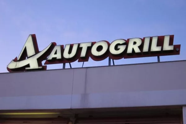 Autogrill Cuts 2018 Outlook After US Labour Costs Hit Margins