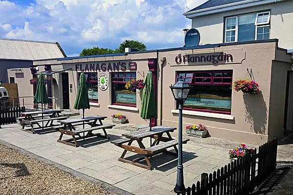 Flanagan's Gastro Pub Of Co. Mayo Named 'Just Ask Restaurant Of The Month' For June