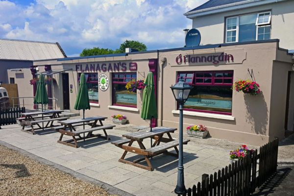 Flanagan's Gastro Pub Of Co. Mayo Named 'Just Ask Restaurant Of The Month' For June