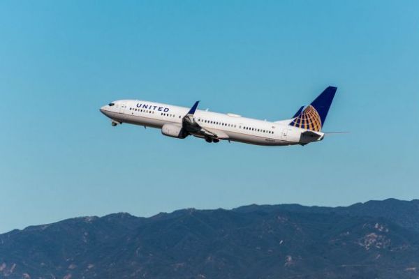 United Profit Beats Forecasts As New Flights From Hubs Pay Off
