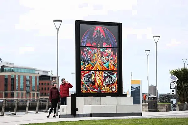 Tourism NI Launches 'Glass Of Thrones' Trail Guide