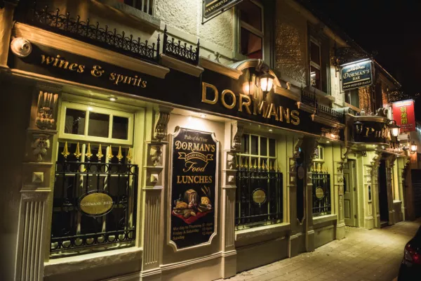 Co. Derry's Dorman's And Mary's Bars Secure Financial Support To Help Them Through COVID-19 Crisis