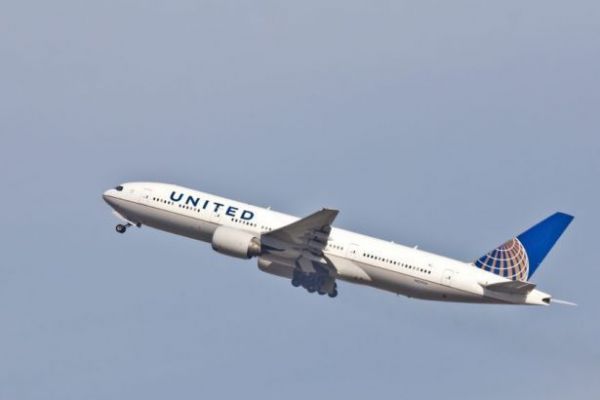 United Airlines Warns Of Lower Bookings And Furloughs