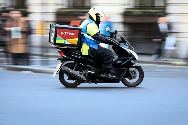 Just Eat To Recruit 700 Extra Couriers In ROI For Lockdown