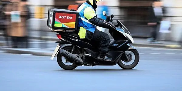 Just Eat To Recruit 700 Extra Couriers In ROI For Lockdown