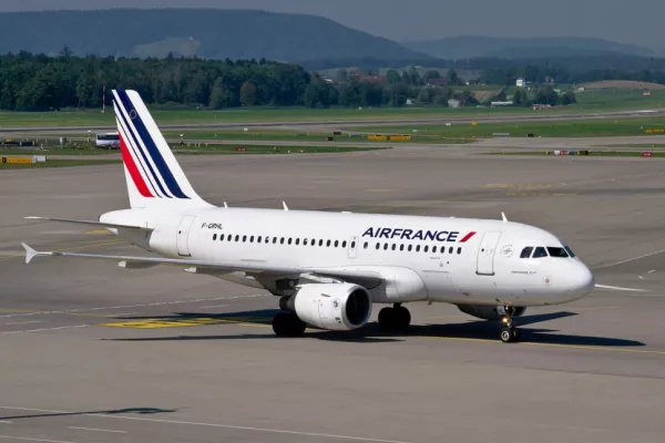 Capital Hike Brings Air France Under French Government's Wing