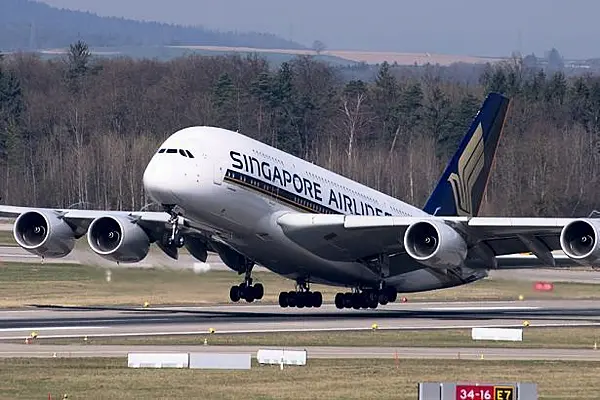 Singapore Airlines Records S$142m Net Loss