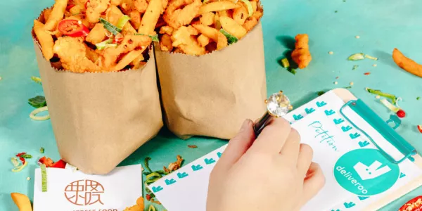 Deliveroo Ireland Launches Petition For National Spice Bag Day