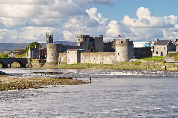 Shannon Group Transfers King John’s Castle To Limerick City & County Council