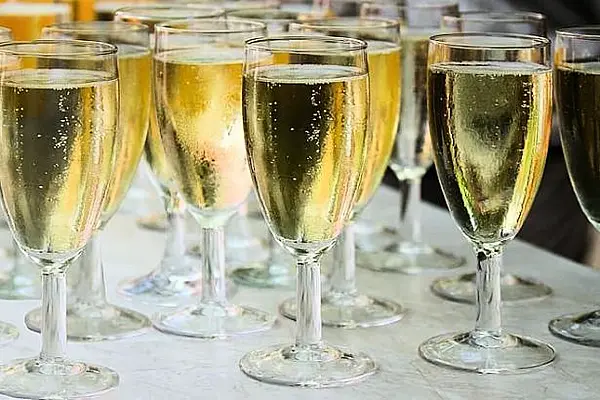 Champagne Makers Celebrate Record Sales